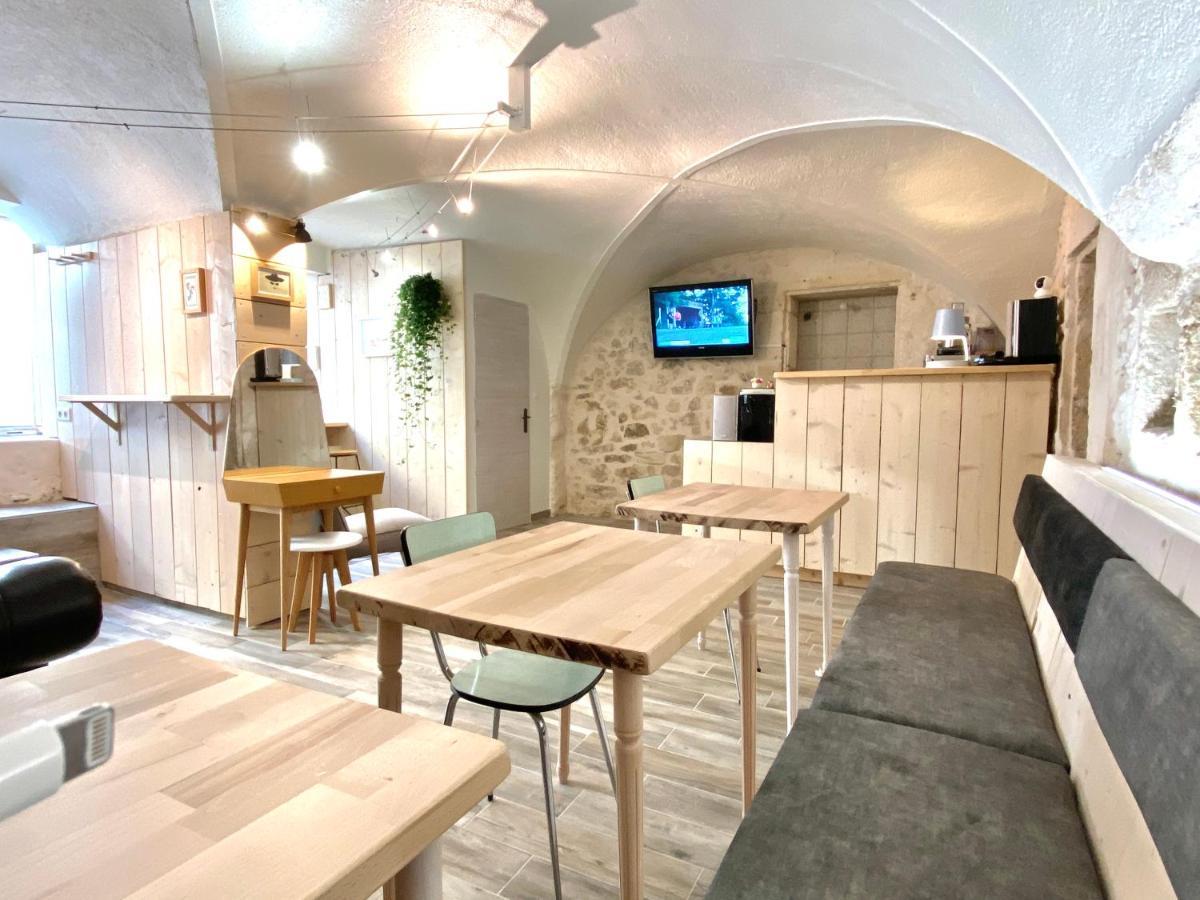 Espace Le Cheval Blanc Castelnau-le-Lez Extérieur photo
