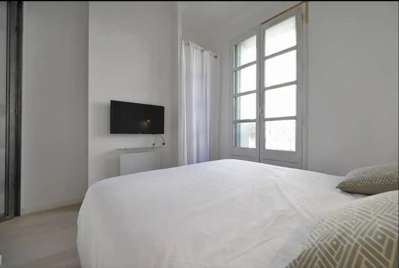 Espace Le Cheval Blanc Castelnau-le-Lez Extérieur photo